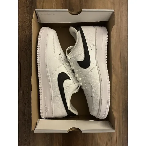 Nike Air Force 1 Low Men Size 12 White/Black Pebbled Leather (CT2302 100)