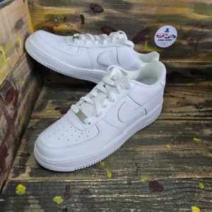 Nike Air Force 1 Triple White Athletic Shoes Size 8.5 Women = 7Y New