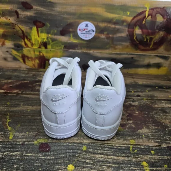 Nike Air Force 1 Triple White Athletic Shoes Size 8.5 Women = 7Y New