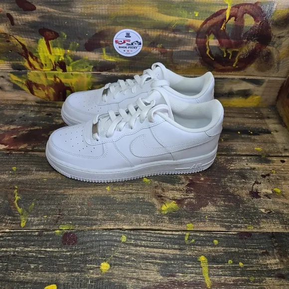Nike Air Force 1 Triple White Athletic Shoes Size 8.5 Women = 7Y New