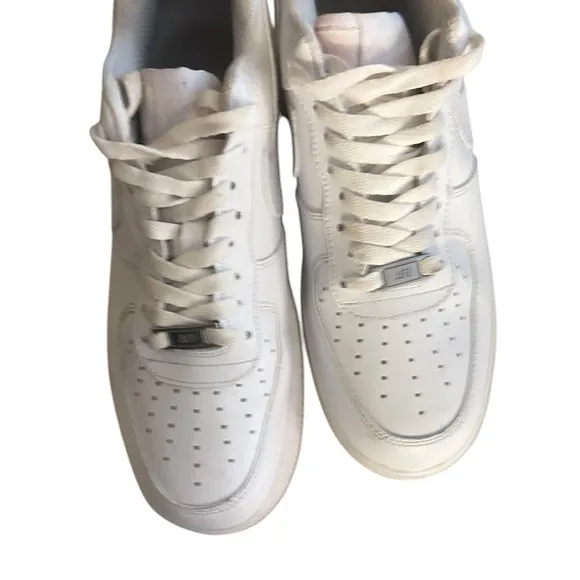 Nike Air Force 1's '07 Triple White Shoes Sz 10.5 Women/Sz 9 Men #315122-111