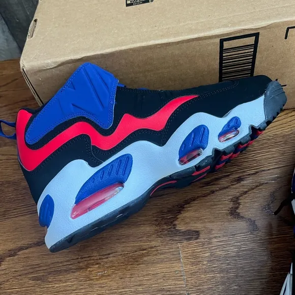 Nike Air Griffey Max Black/Red Shoes DZ5275-001 Youth  (GS) 6.5Y / Women 8