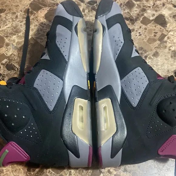 Nike Air Jordan 6 Bordeaux pre-owned . Men’s size 10.5