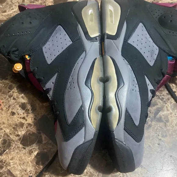 Nike Air Jordan 6 Bordeaux pre-owned . Men’s size 10.5