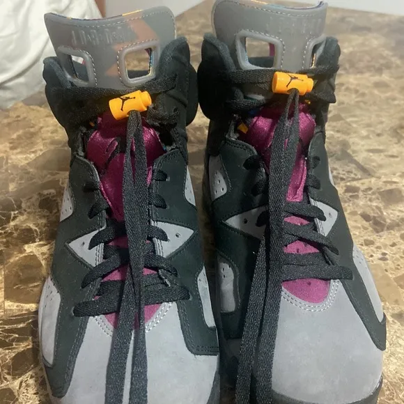 Nike Air Jordan 6 Bordeaux pre-owned . Men’s size 10.5