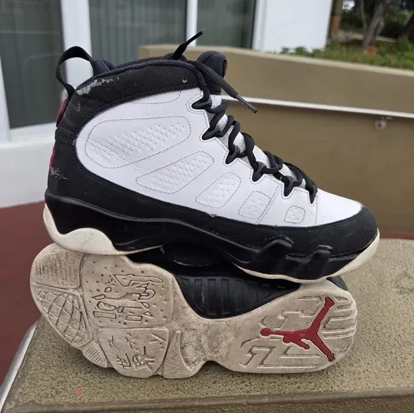 Nike Air Jordan 9 Space Jam size 10.5 with sole separation *RESTORATION PROJECT*