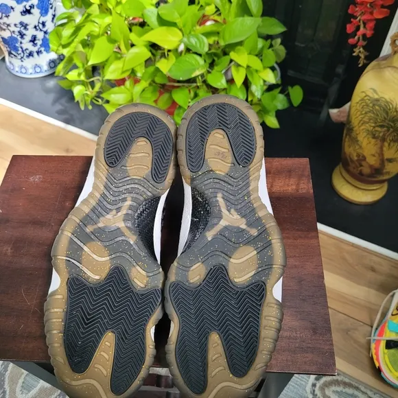 Nike Air Jordan futures low