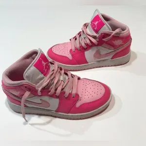 🪻Nike Air Jordan Kid’s Leather Shoes, Size 4Y