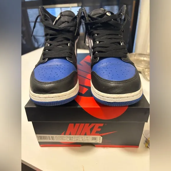 Nike Air Jordan Men's Black and Blue Sneakers
