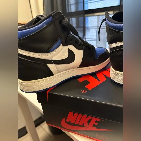Nike Air Jordan Men's Black and Blue Sneakers
