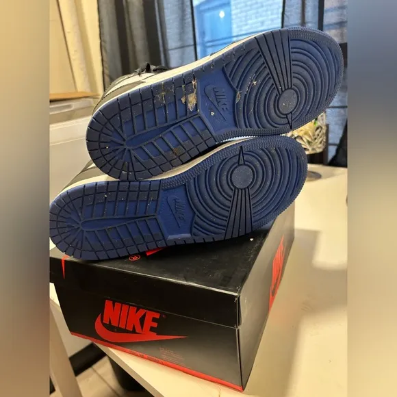 Nike Air Jordan Men's Black and Blue Sneakers