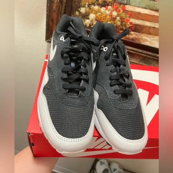 Nike Air Max 1 Essential Off Noir Vast Grey sneakers