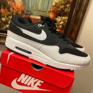 Nike Air Max 1 Essential Off Noir Vast Grey sneakers