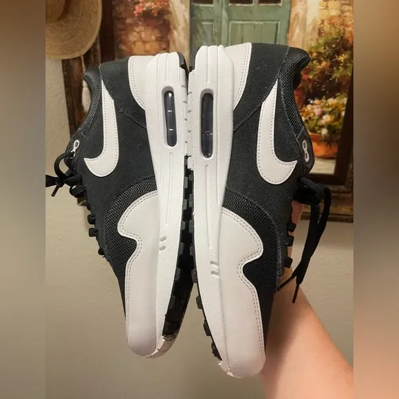 Nike Air Max 1 Essential Off Noir Vast Grey sneakers