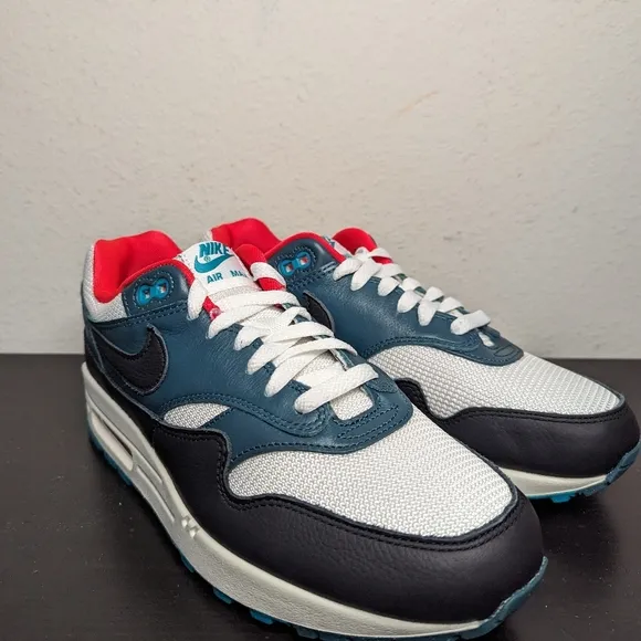 Nike Air Max 1 Lebron James Liverpool FC Shoes FB8914-100 Men's Size 8 Women 9.5