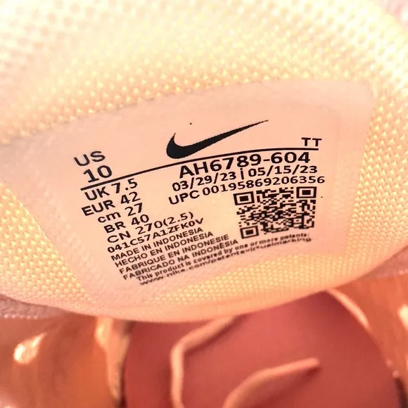Nike Air Max 270 Women Size 10 Light Soft Pink Running Athletic Shoe