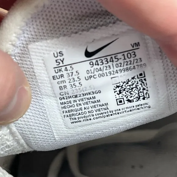 Nike Air Max 270 Women Size 6.5 Shoes White Metallic Silver 943345-103