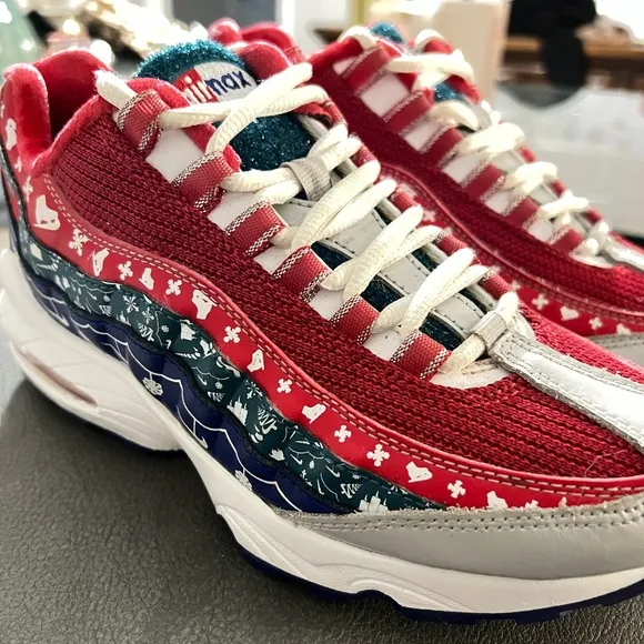 Nike Air Max 95 GS Ugly Christmas Sweater Red Multi Size 5.5Y Holiday Sneakers