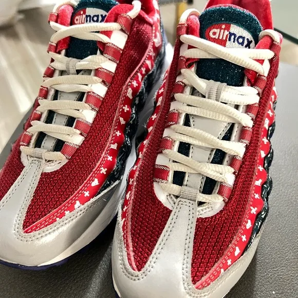 Nike Air Max 95 GS Ugly Christmas Sweater Red Multi Size 5.5Y Holiday Sneakers