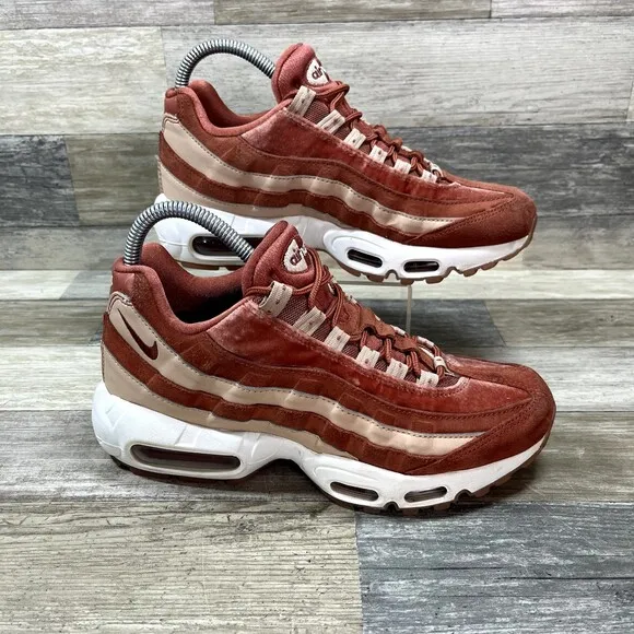 Nike Air Max 95 LX Shoes Women's Size 7.5 Dusty Peach Bio Beige Velvet Suede