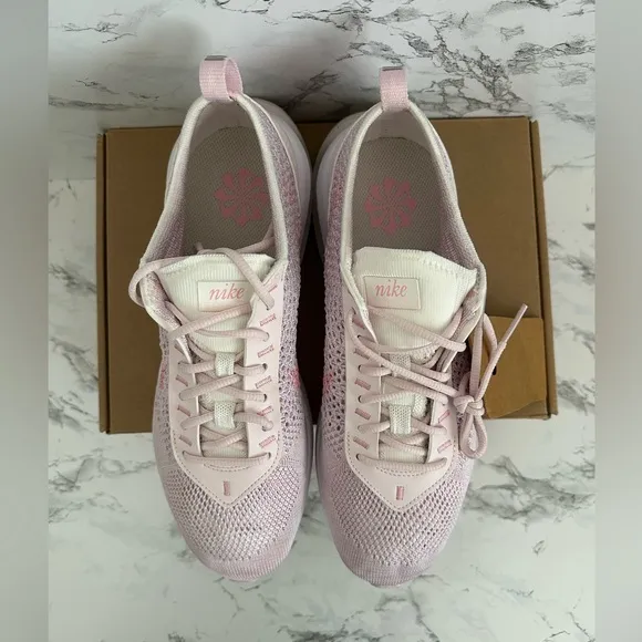 Nike Air Max Flyknit Racer Soft Pink Athletic Shoes FJ4577-100 Women’s Size 8.5