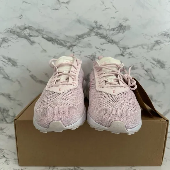 Nike Air Max Flyknit Racer Soft Pink Athletic Shoes FJ4577-100 Women’s Size 8.5