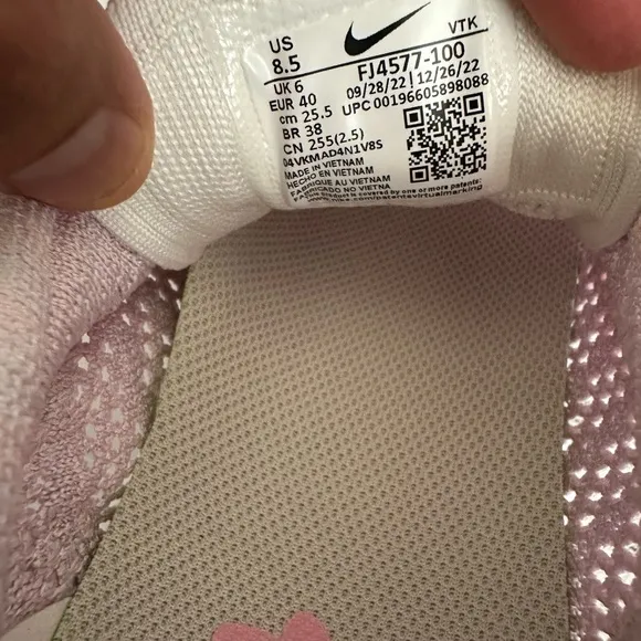 Nike Air Max Flyknit Racer Soft Pink Athletic Shoes FJ4577-100 Women’s Size 8.5