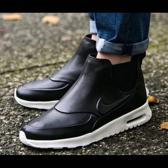 Nike Air Max Thea Mid Women's Shoe (Premium)