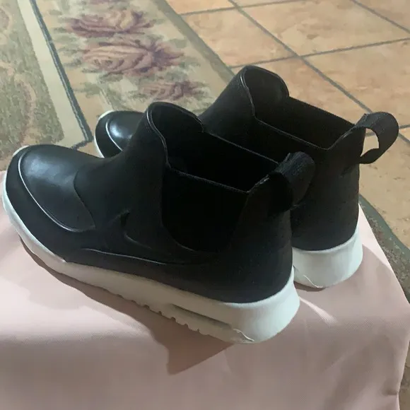 Nike Air Max Thea Mid Women's Shoe (Premium)