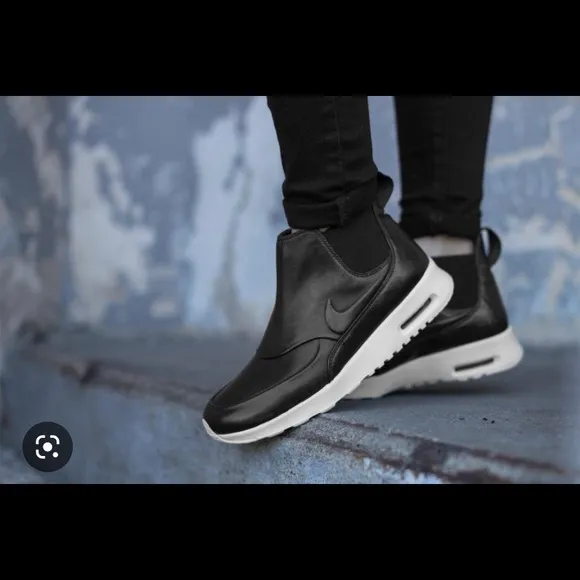 Nike Air Max Thea Mid Women's Shoe (Premium)