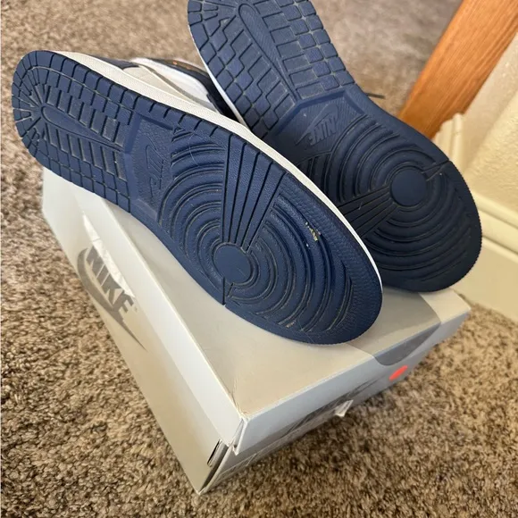Nike Air Men's Shoes - White and Navy
