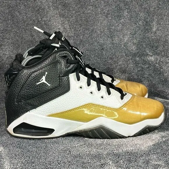Nike Air Jordan B Loyal Basketball Shoes White Black Gold, Boy size 7Y/ Women sz
