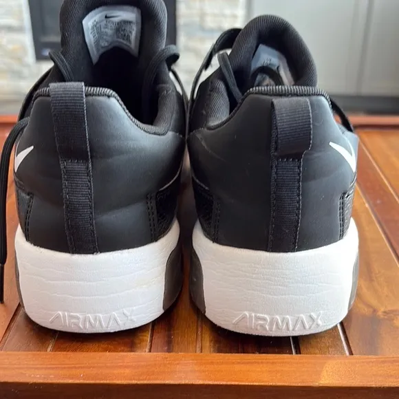 Nike Airmax Black and White Athletic Shoes