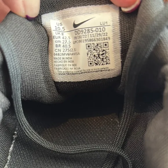 Nike Airmax Black and White Athletic Shoes