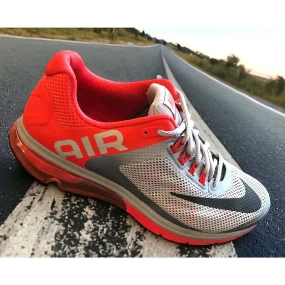 NIKE AIRMAX EXCELLERATE Grey Red Flex Run Shoes RARE Mens 9.5 Fast Ship