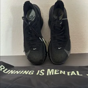 Nike aplha fly 3 Men's Black Running Shoes Womens 8 men’s 6.5