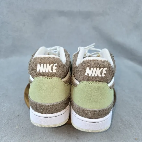 Nike Attack Men's Size 11.5 Green White Sudede Athletic Shoes FN0648 300