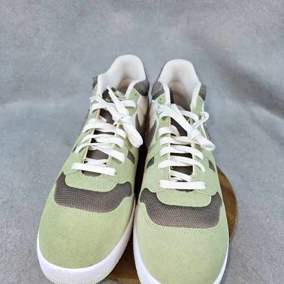 Nike Attack Men's Size 11.5 Green White Sudede Athletic Shoes FN0648 300