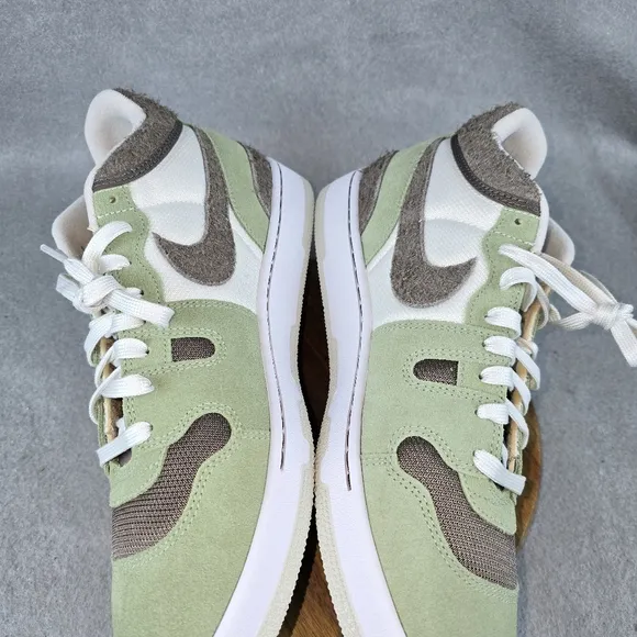 Nike Attack Men's Size 11.5 Green White Sudede Athletic Shoes FN0648 300