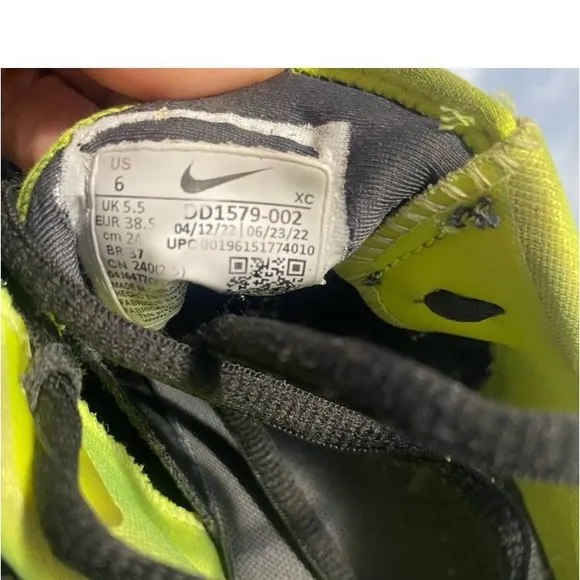Nike Black and Green Athletic Shoes with Breathable Mesh