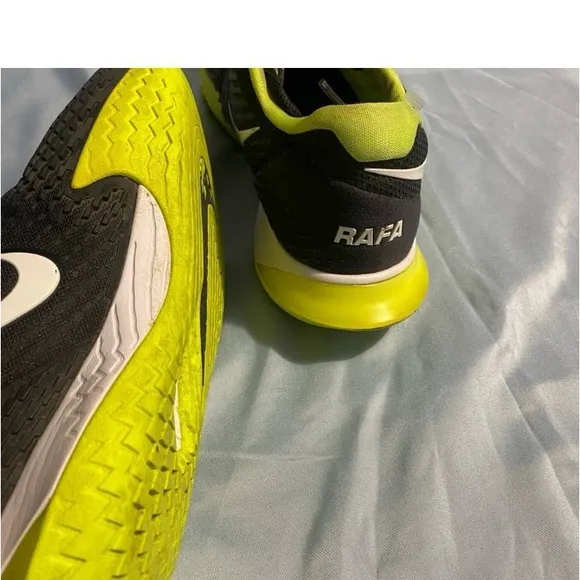 Nike Black and Green Athletic Shoes with Breathable Mesh