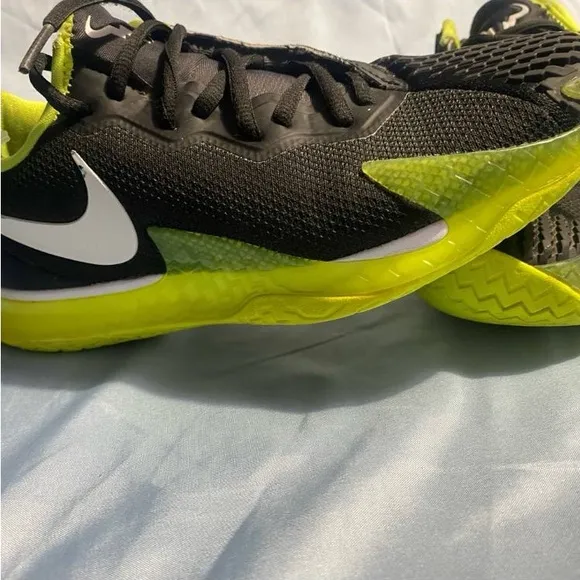 Nike Black and Green Athletic Shoes with Breathable Mesh