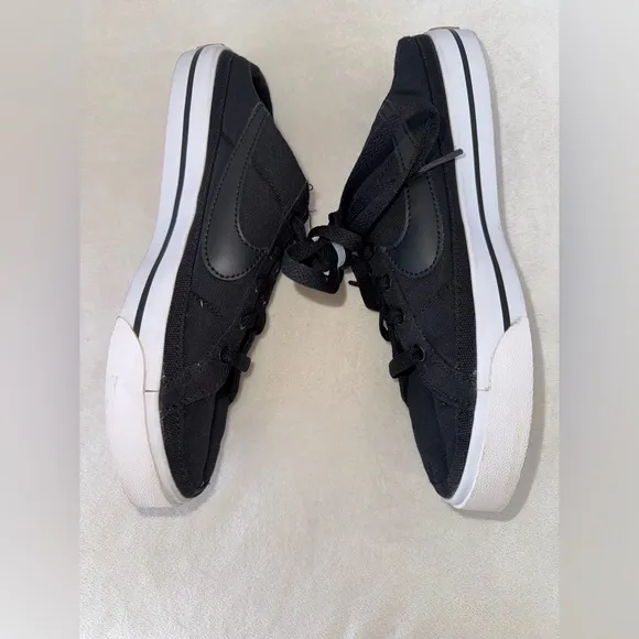 Nike Black and White Court Legacy Mule-Women’s Size 7