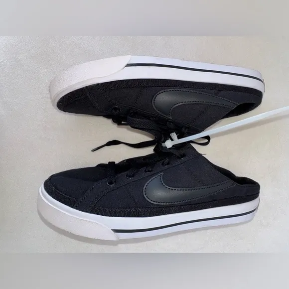 Nike Black and White Court Legacy Mule-Women’s Size 7