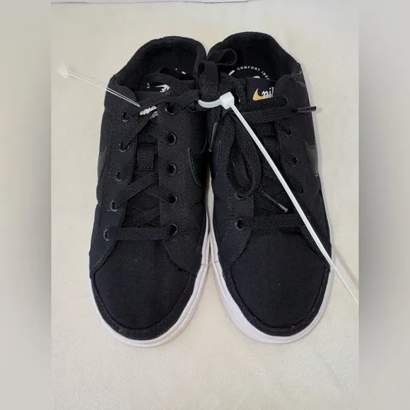 Nike Black and White Court Legacy Mule-Women’s Size 7