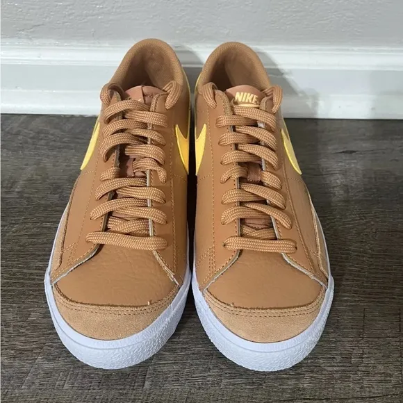Nike Blazer Low '77 (GS) Amber Brown/Melon Tint Sneaker 7Y/Women 8.5 DA4074 200
