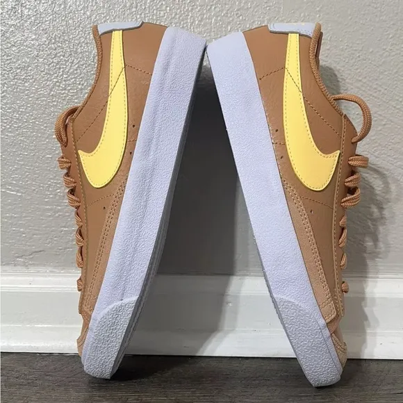 Nike Blazer Low '77 (GS) Amber Brown/Melon Tint Sneaker 7Y/Women 8.5 DA4074 200
