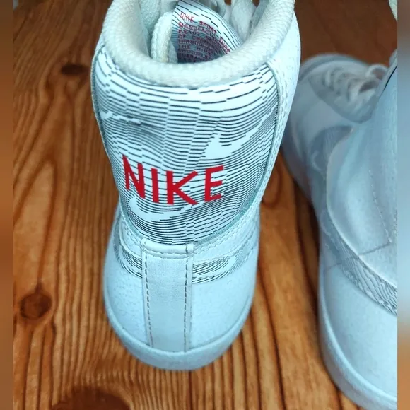 Nike Blazer Mid 77 size 5Y