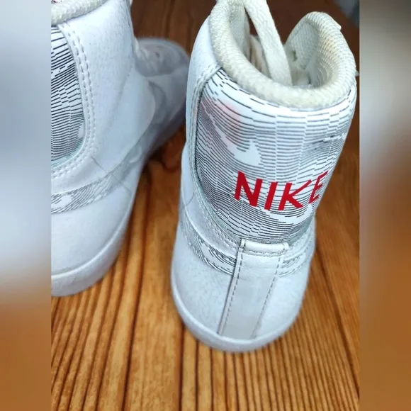 Nike Blazer Mid 77 size 5Y