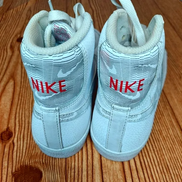 Nike Blazer Mid 77 size 5Y